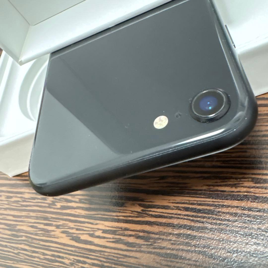 Apple iPhone SE (第2世代) ブラック