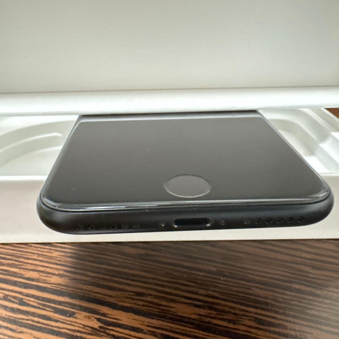 Apple iPhone SE (第2世代) ブラック