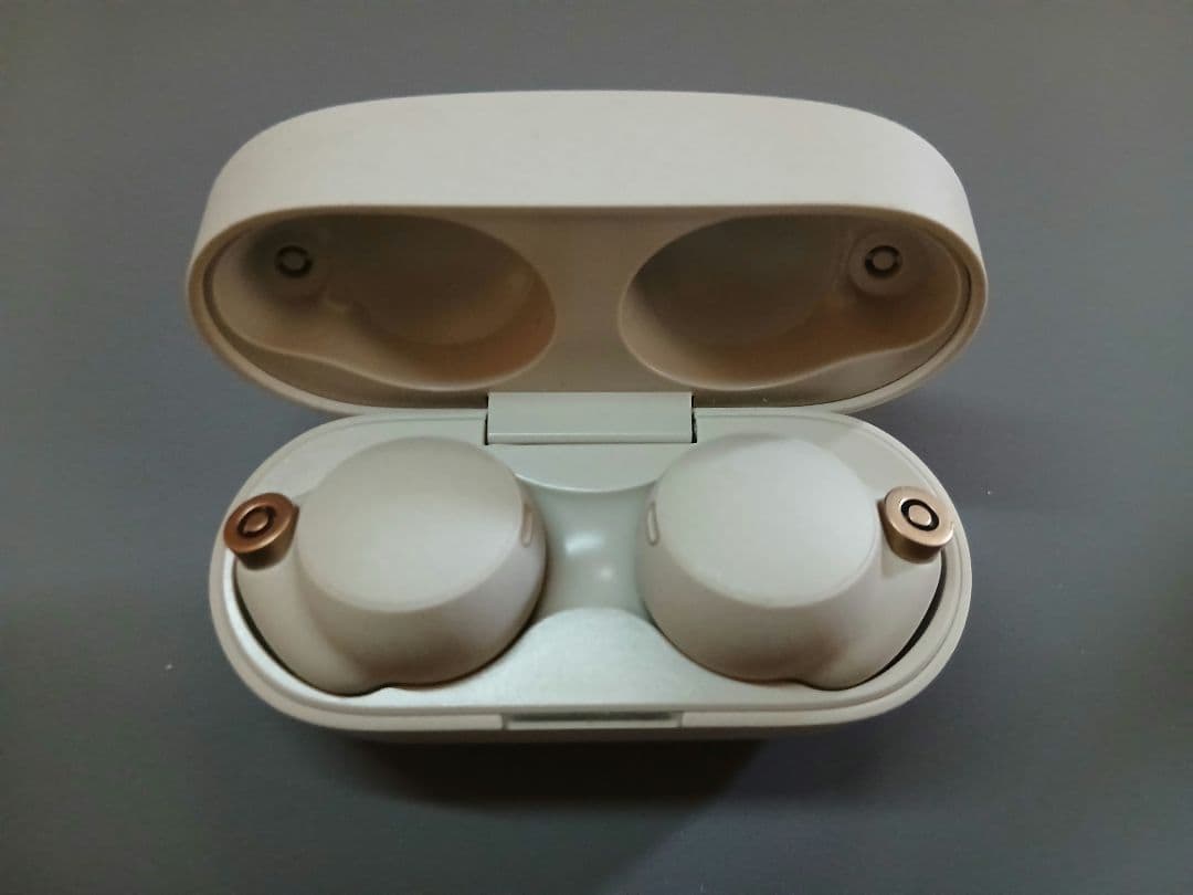 SONY　WF-1000XM4　ワイヤレス　ノイズキャンセリング　イヤホン　➀