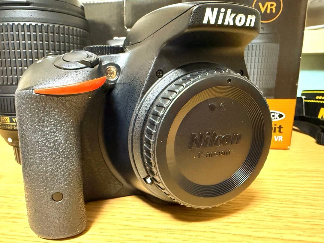 Nikon D5500 18-140 VR Kit 箱あり★