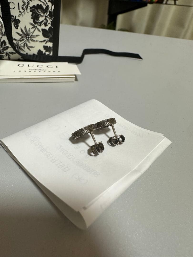 GUCCI シルバー調 ピアス(両耳用)