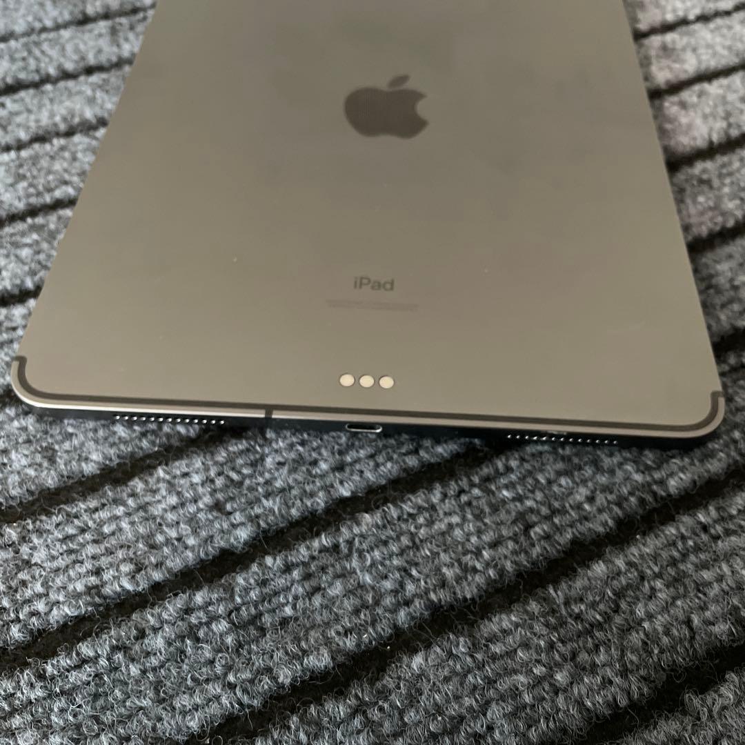 33 iPad Pro 11インチ 2世代 128GB SIMフリー　グレイ