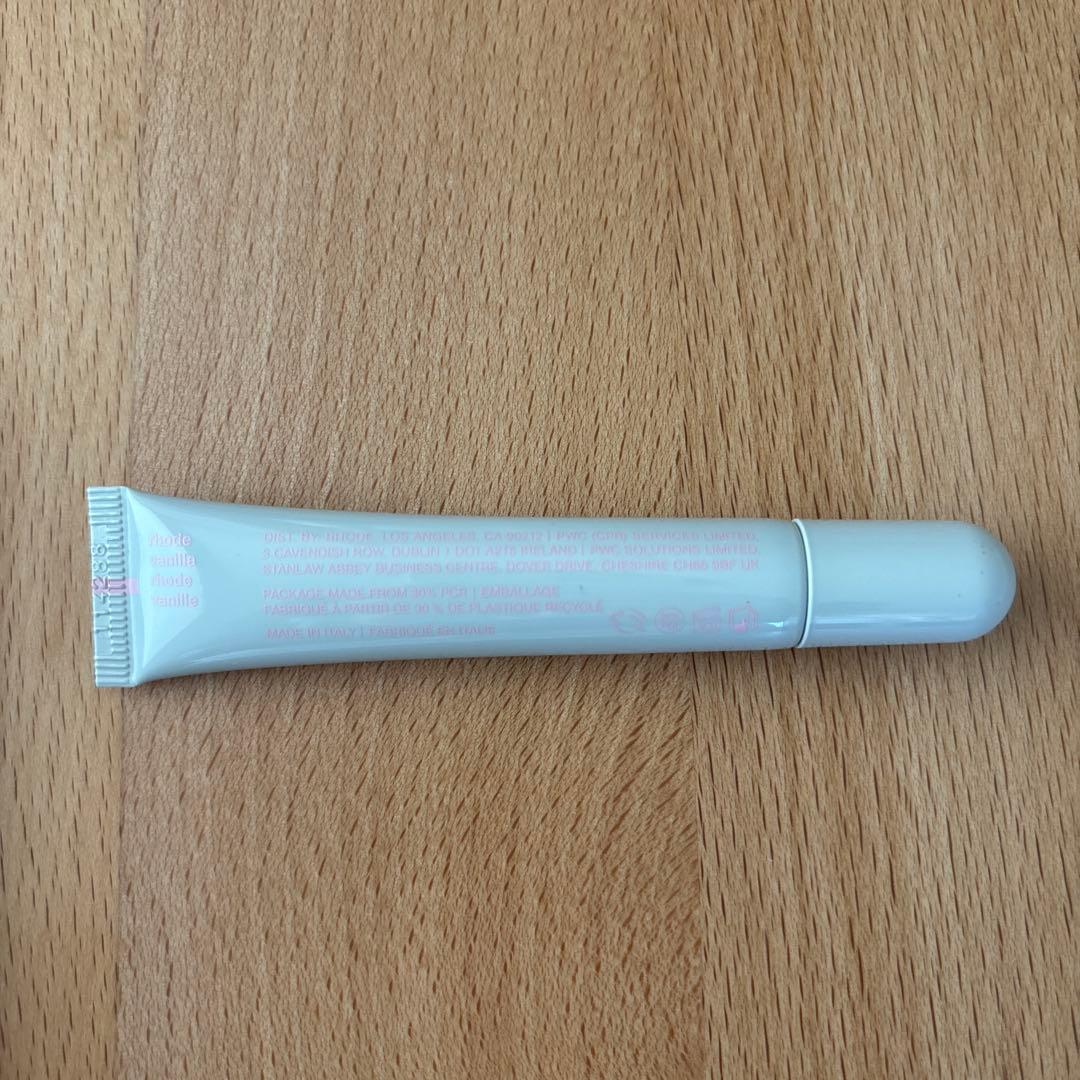 rhode iPhone 15シリコンケース グレー リップ付き