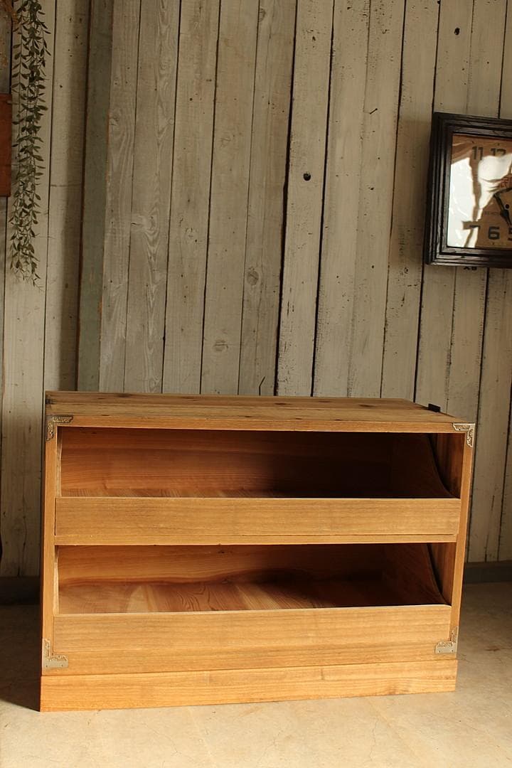 古い木製の引き出し　2段