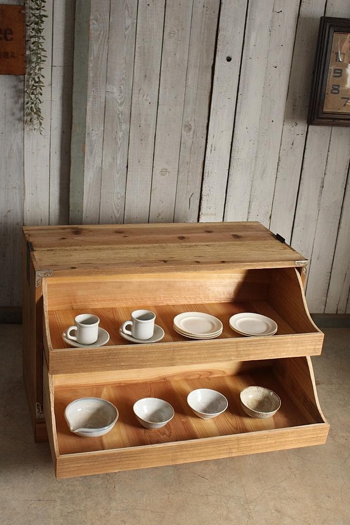 古い木製の引き出し　2段