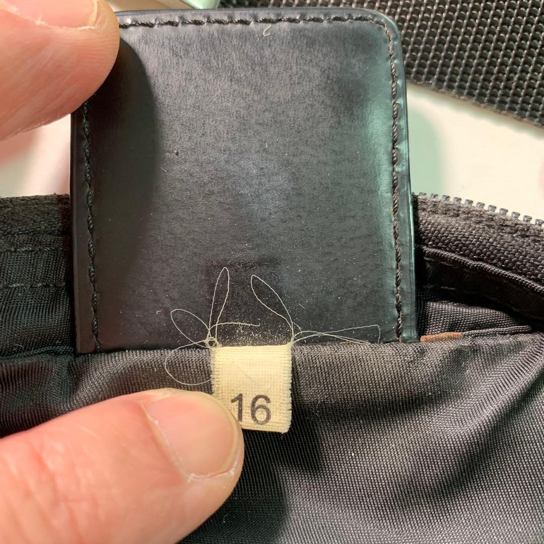 PRADA ブラック ショルダーバッグ 三角プレート リモンタ ナイロン 斜め掛