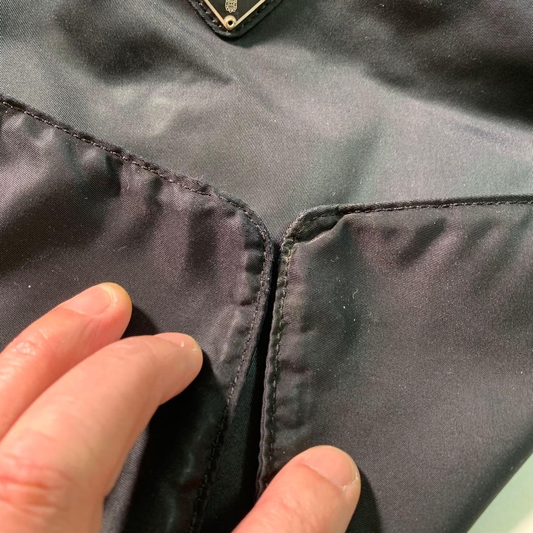 PRADA ブラック ショルダーバッグ 三角プレート リモンタ ナイロン 斜め掛