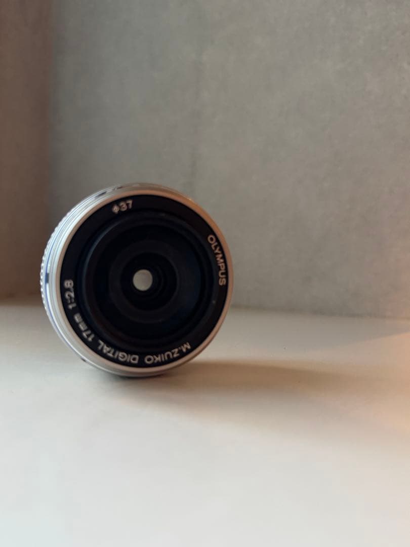 【単焦点レンズ付き】 OLYMPUS PEN Lite E-PL5ホワイト