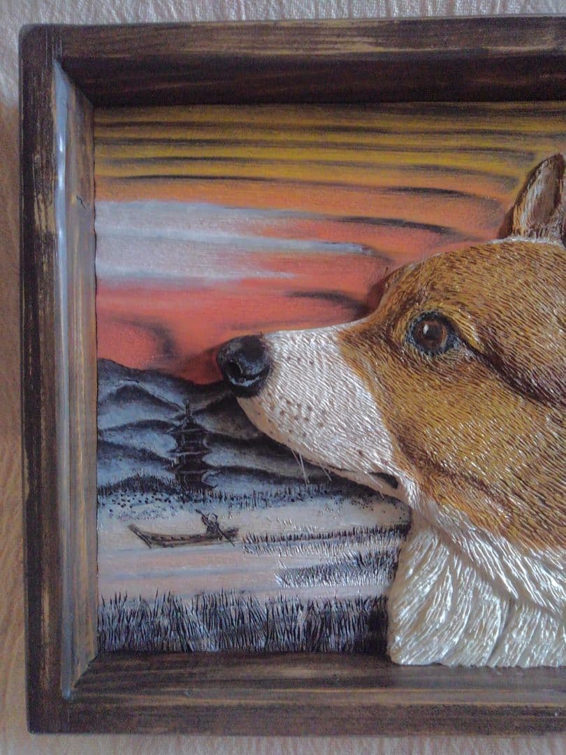 木彫りの日本画風コーギーの壁掛け