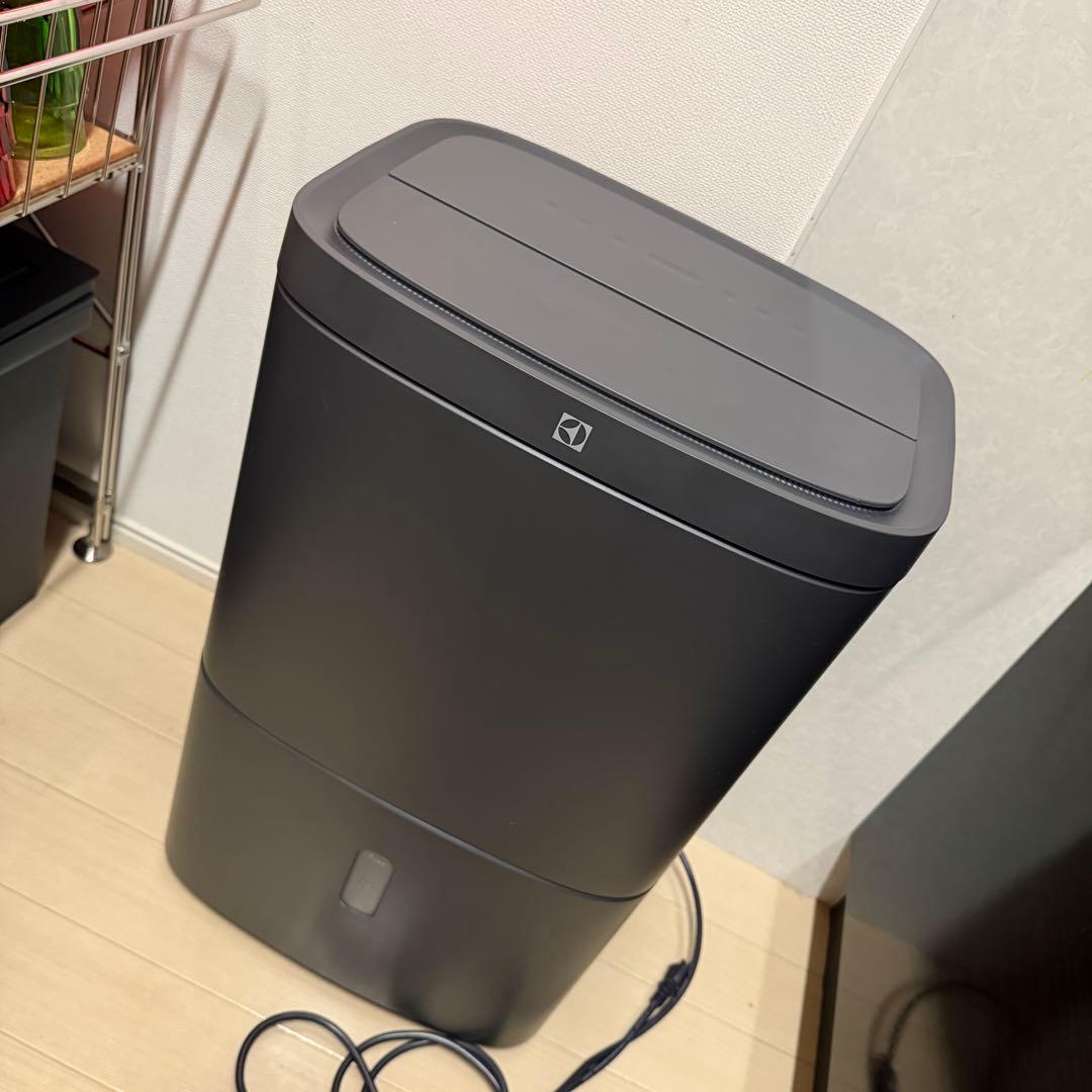 Electrolux 空気清浄機能付き除湿機 Ultimate 500