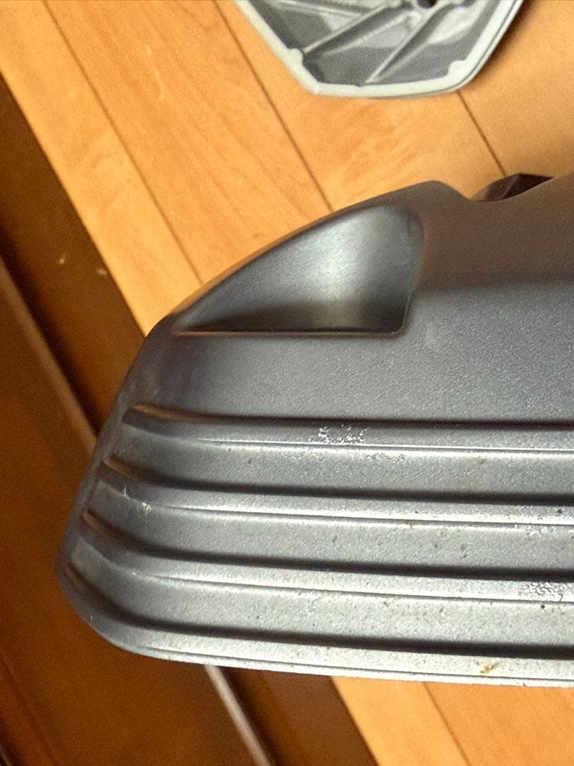 中古 2022年式RnineT用純正シリンダーヘッドカバー左右セット