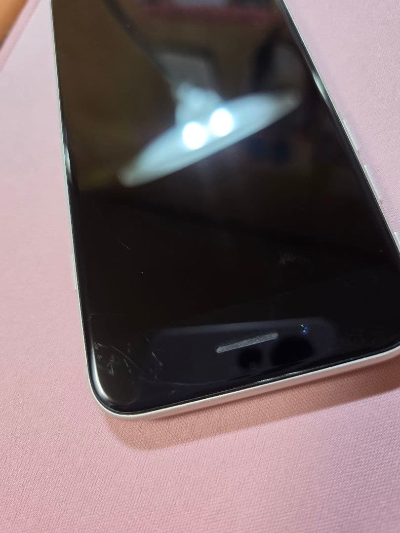 Apple iPhone SE3 64GB SIMフリー ホワイト