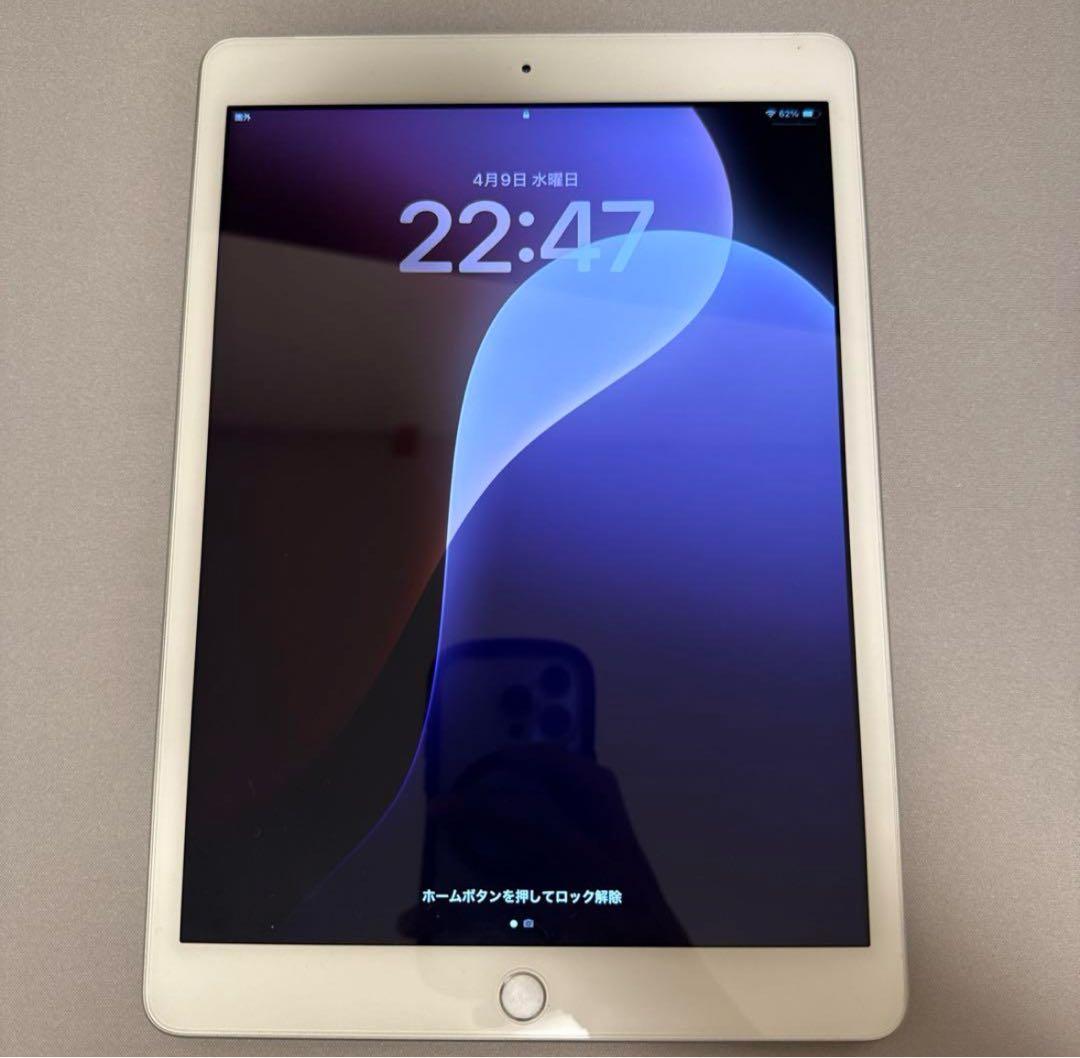 極美品 Apple iPad8 Wi-Fi+Cellular 第８世代 シルバー