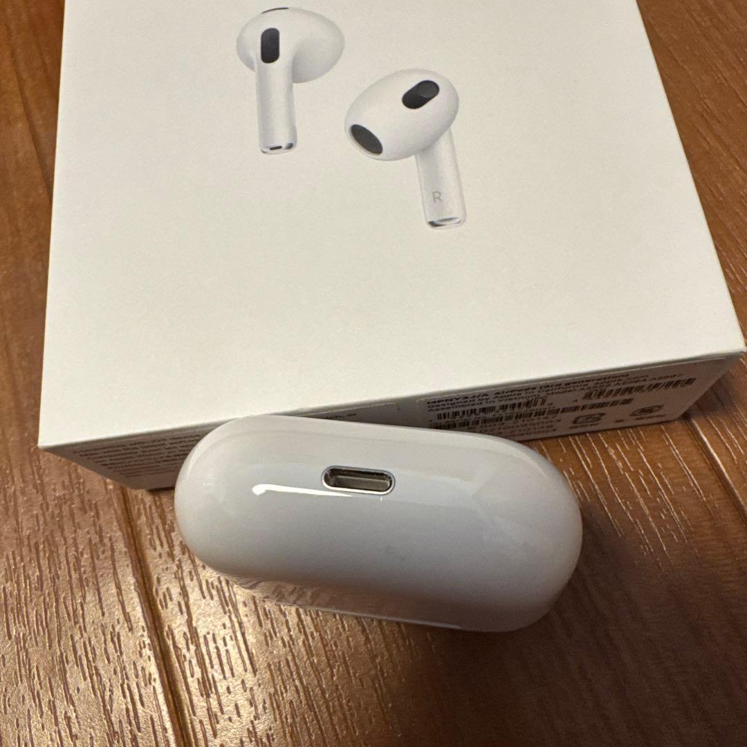 ｟純正｠AirPods【3世代】本体 ホワイト 充電ケース、箱付き
