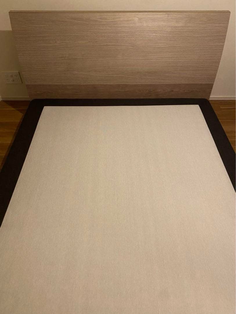 シモンズ　クイーンサイズ　ベッドフレーム