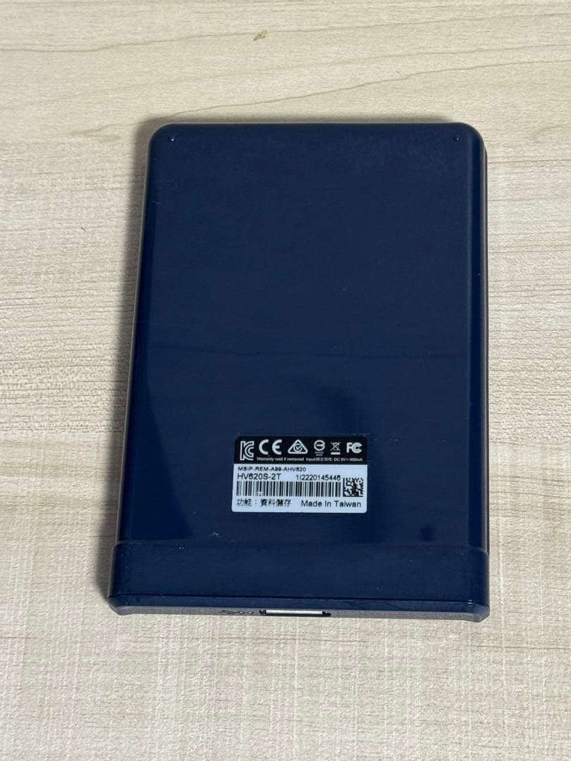 外付けポータブルHDD 2TB ADATA HV620S