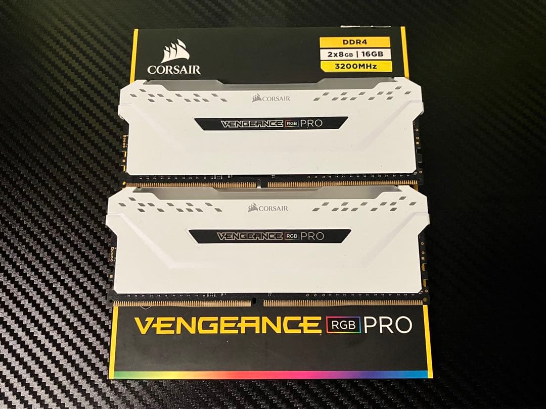 CORSAIR VENGEANCE RGB PRO DDR4 16GB ホワイト