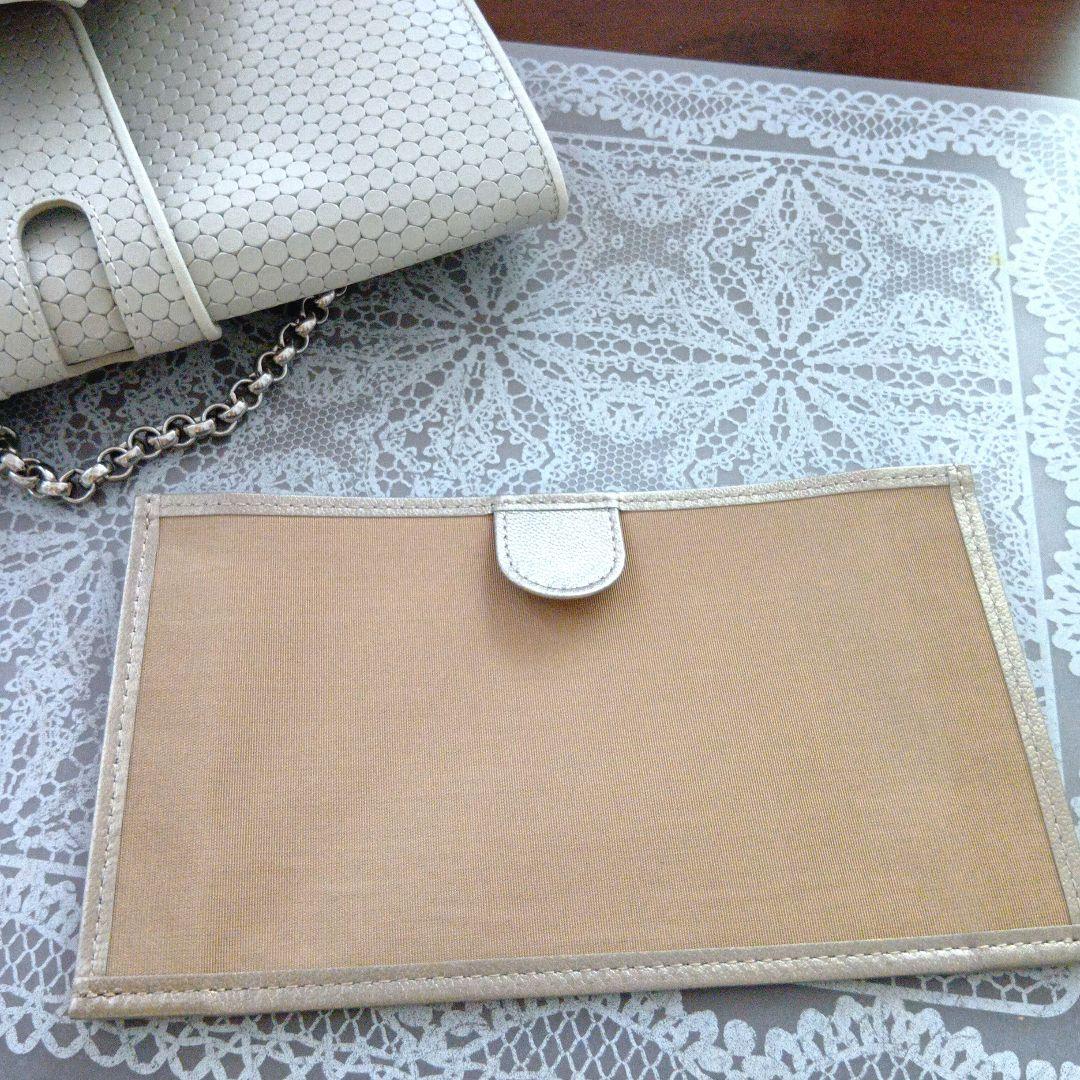 ヒロコハヤシ　カルディナーレ　チェーン付長財布　ホワイト