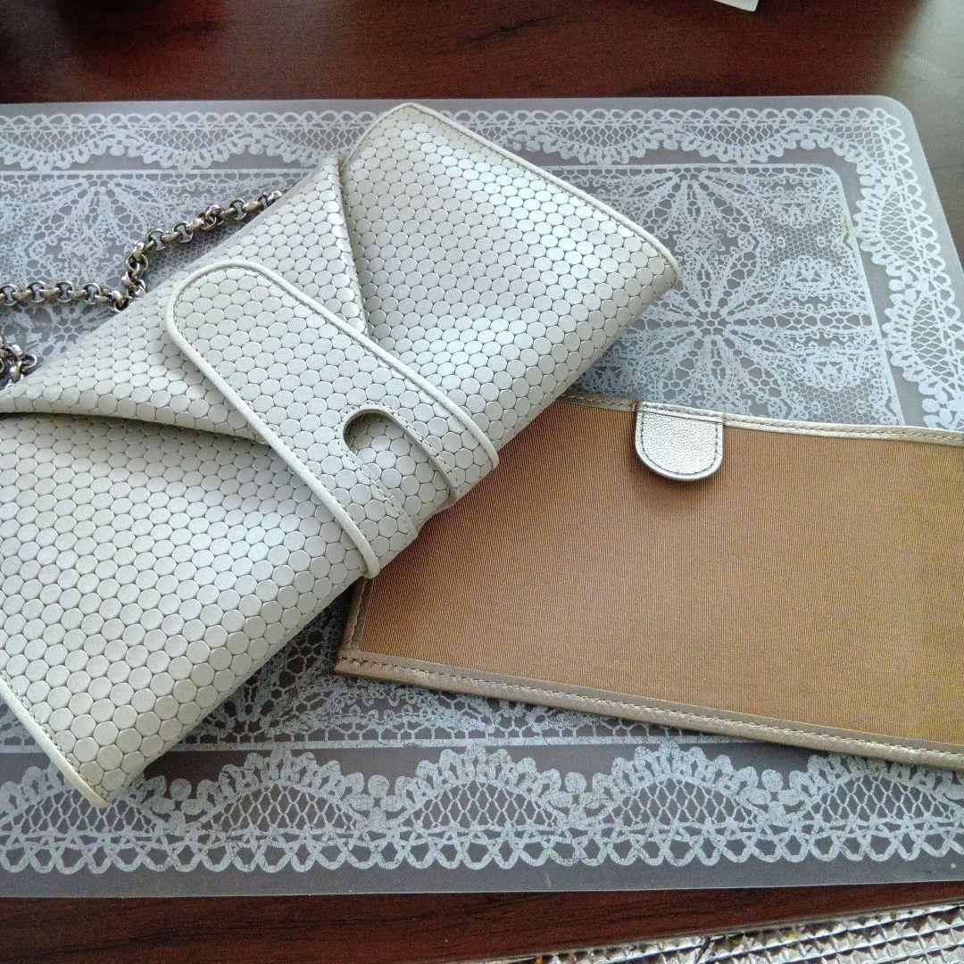 ヒロコハヤシ　カルディナーレ　チェーン付長財布　ホワイト