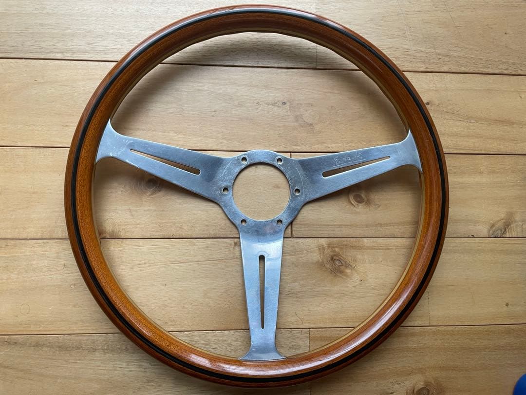 ナルディ　NARDI CLASSIC ウッド/ポリッシュスポーク36.5 美品