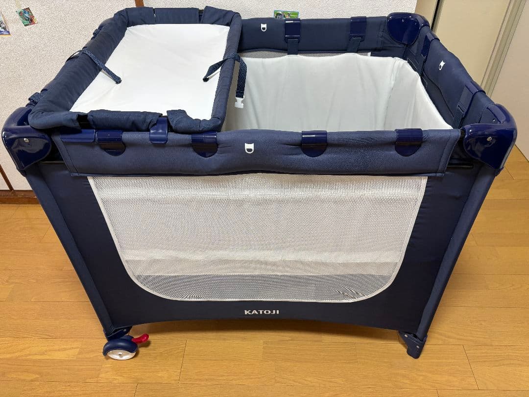 KATOJI ポータブルベビーベッド　おむつ替えてーブル付　ネイビーブルー