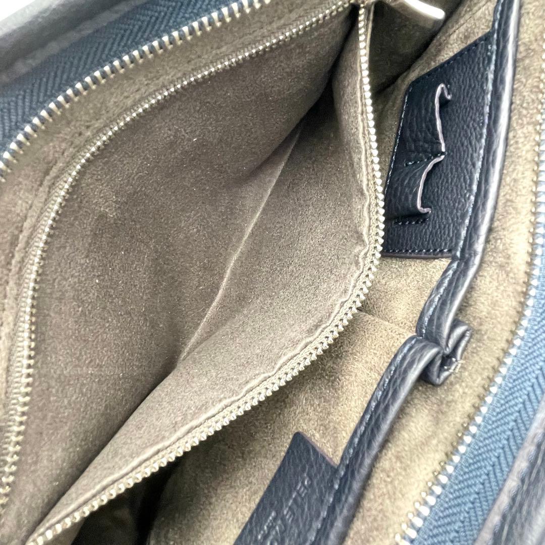 新品未使用 Pelle Morbida クラッチバッグ ネイビー