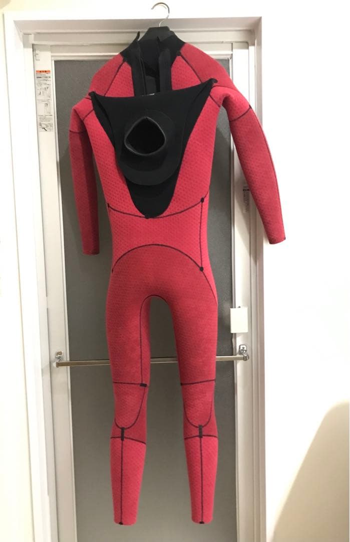 国産高品質　SHISEE セミドライ　ウェットスーツ