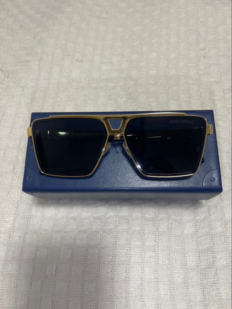 96.ｔ Louis Vuitton サングラス ゴールド/ブラック