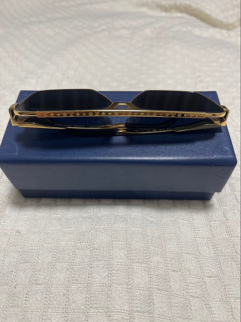 96.ｔ Louis Vuitton サングラス ゴールド/ブラック