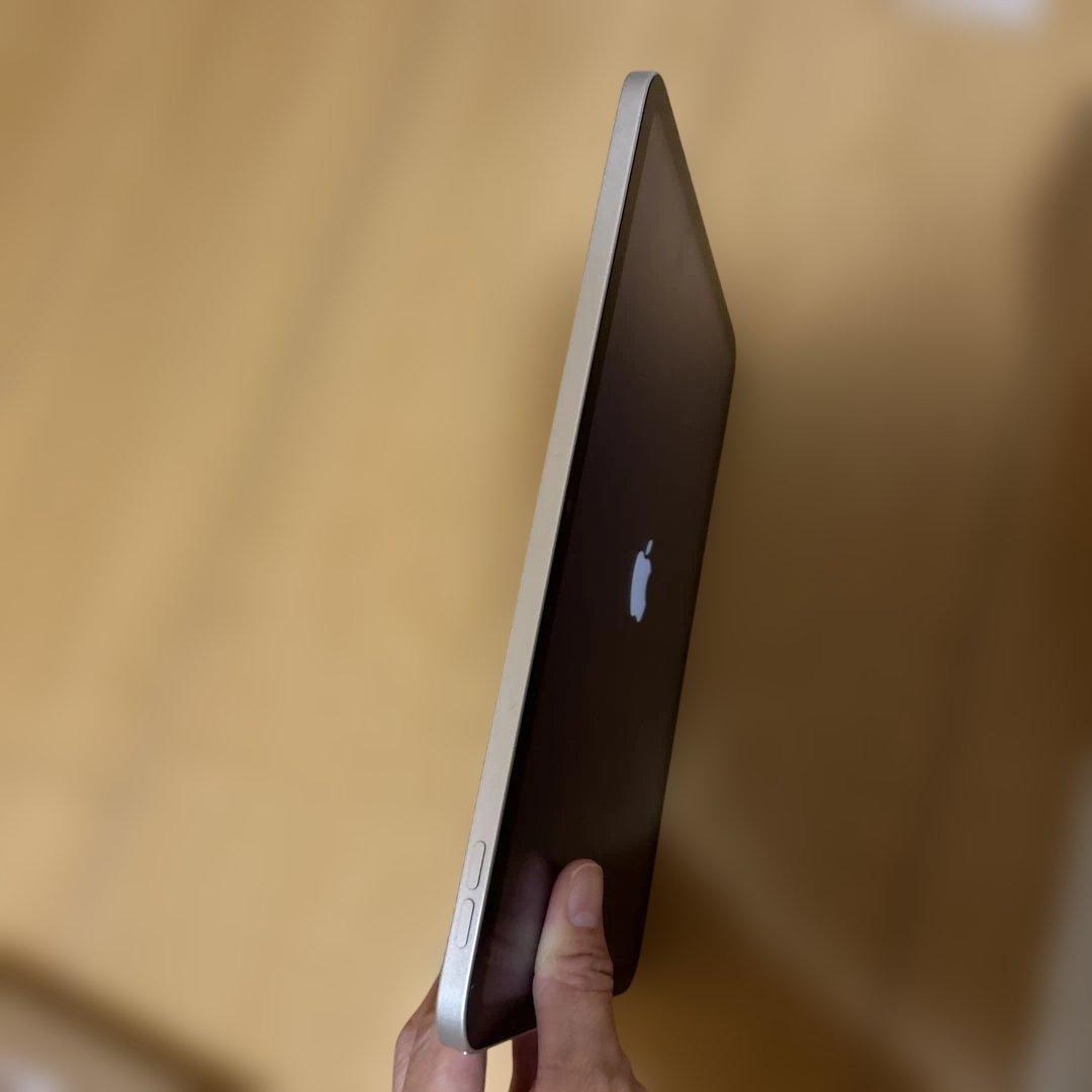 iPad（第10世代）64GB Wi-Fiモデルシルバー バッテリー約96%