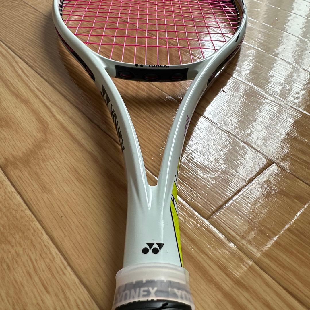 美品　ヨネックス　ボルトレイジ７Ｖステア