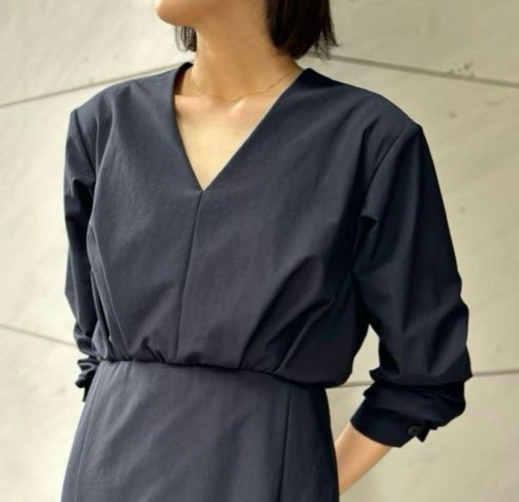 美品　コラム　estnation VネックIラインワンピース ネイビー