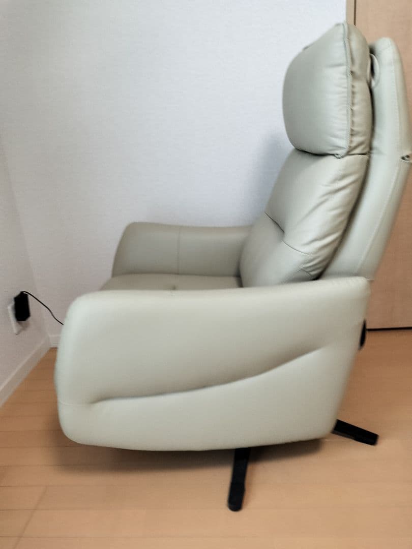 あゆみ様　ニトリ電動リクライニングパーソナルチェア(2モーター LE01 BE)