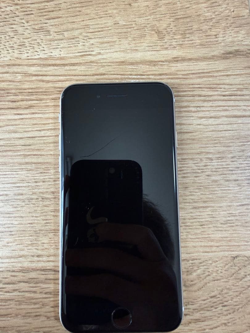 iPhone SE 【第3世代】　64GB SIMフリー　スターライト