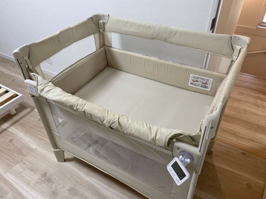 アップリカ　ココネル　エアー　ベビーベッド