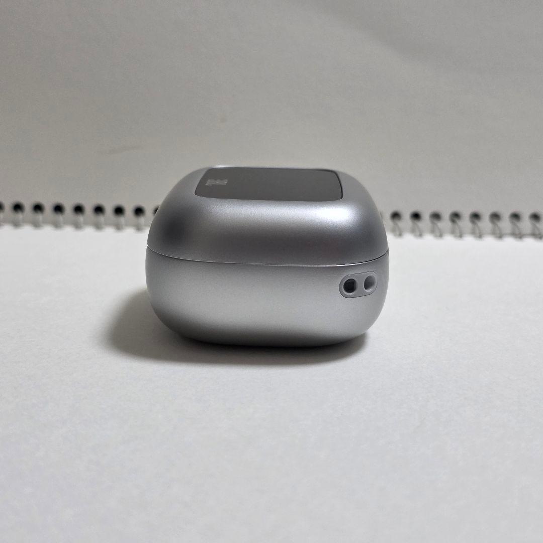 JBL　ノイズキャンセリングイヤホン「LIVE BUDS 3 」シルバー