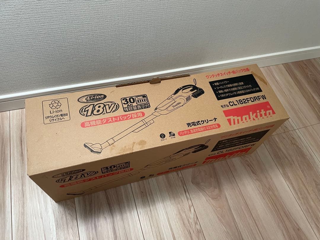 未使用品　makita/マキタ　18V充電式クリーナー　CL182FDFW