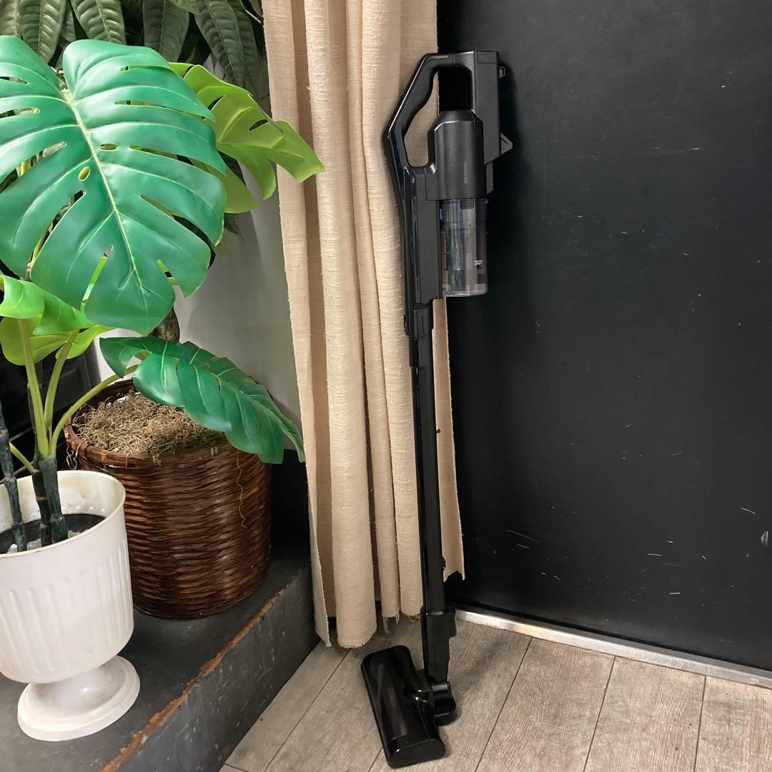 高速回転ヘッド☆人気のマットブラック　軽いからフローリングもスイスイ綺麗になる