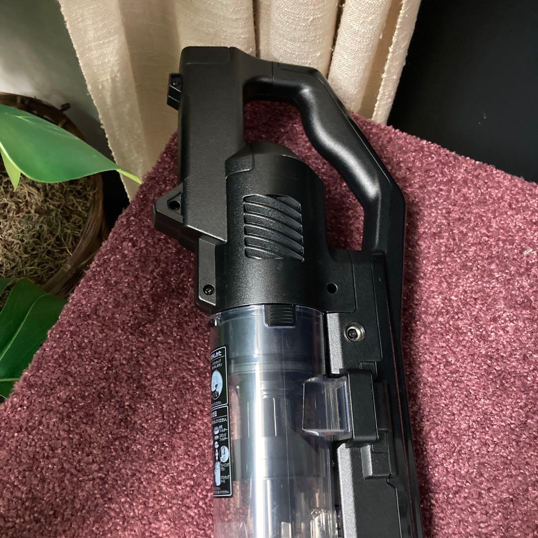 高速回転ヘッド☆人気のマットブラック　軽いからフローリングもスイスイ綺麗になる