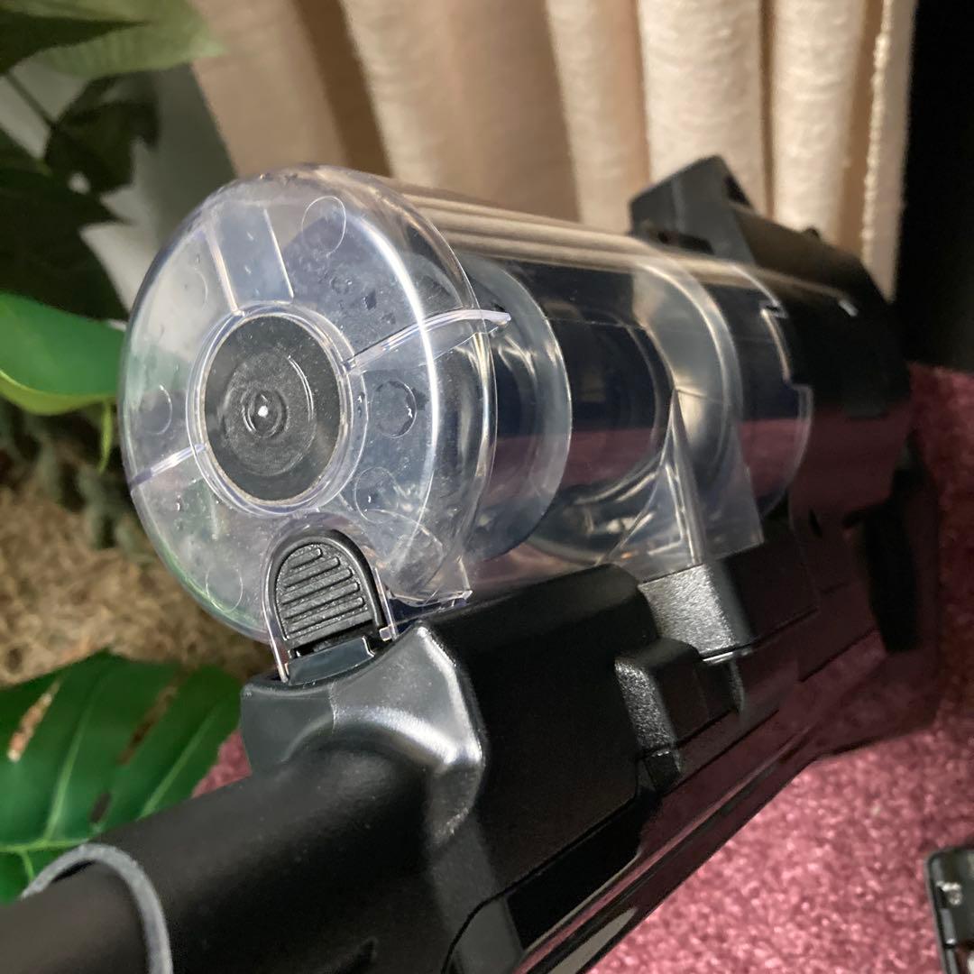 高速回転ヘッド☆人気のマットブラック　軽いからフローリングもスイスイ綺麗になる