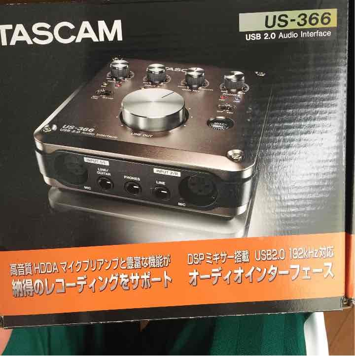 オーディオインターフェイス（マイク付き）