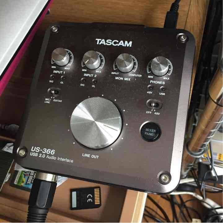 オーディオインターフェイス（マイク付き）