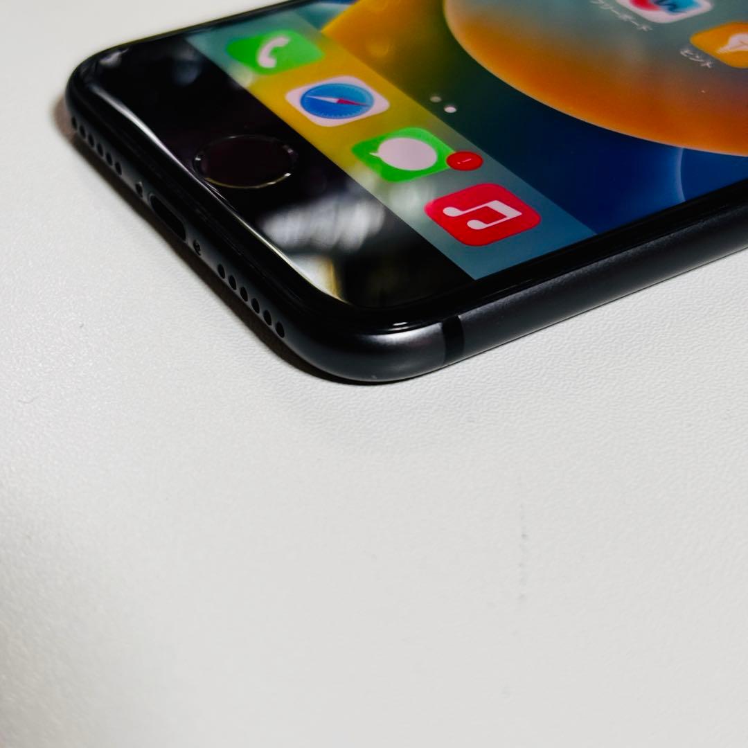 【極美品】SIMフリー iPhone 8 スペースグレイ 64GB