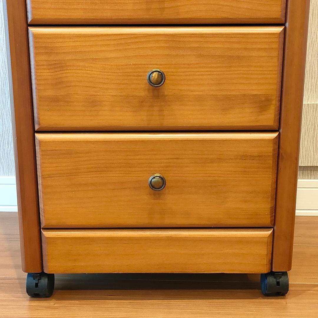 曙工芸　キャビネット　パイン材　キャスター　コンセント付き