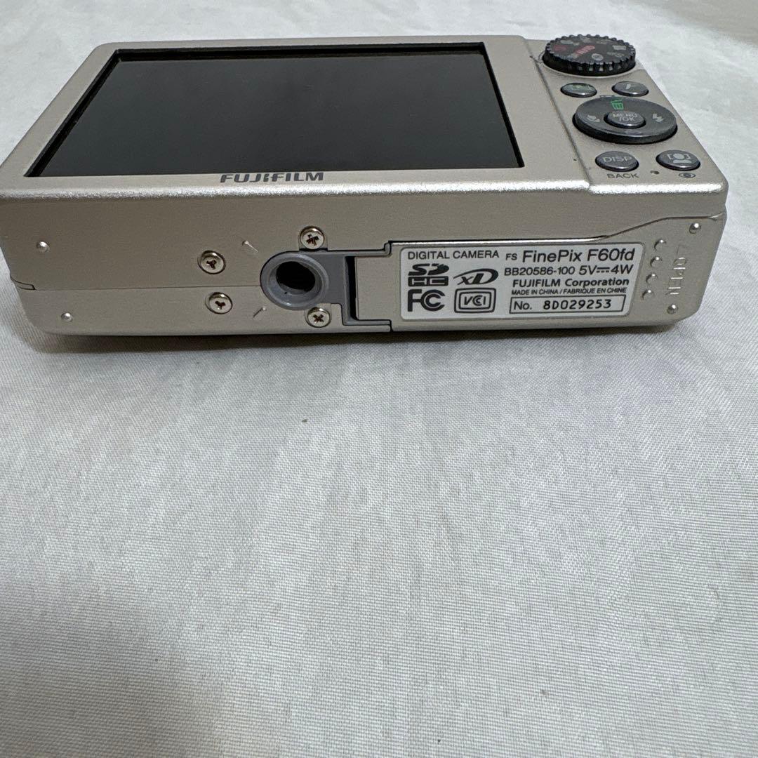 富士フィルム FINEPIX F60fd ☆シルバー☆取扱説明書・充電器・充電式