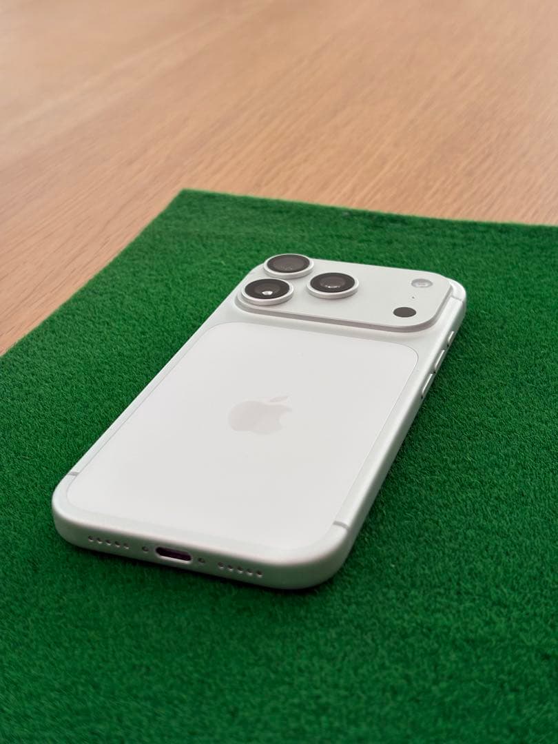 【美品】iPhone17Pro 256GB アメリカ版 シルバー