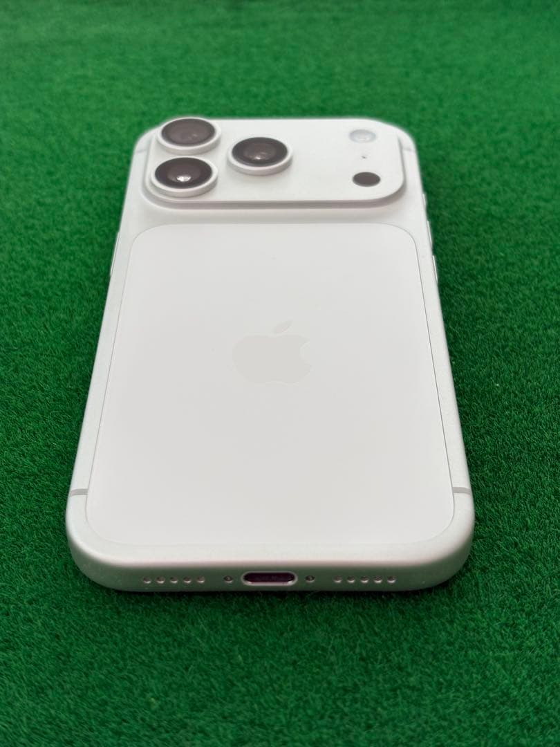 【美品】iPhone17Pro 256GB アメリカ版 シルバー