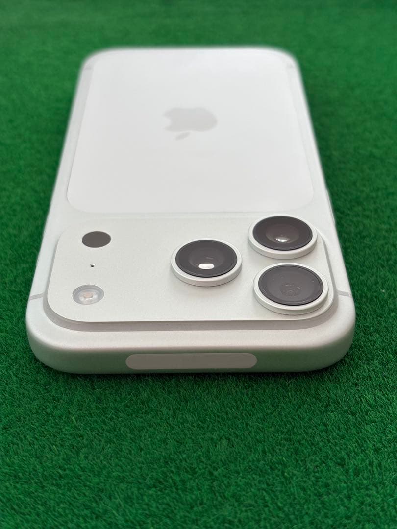 【美品】iPhone17Pro 256GB アメリカ版 シルバー