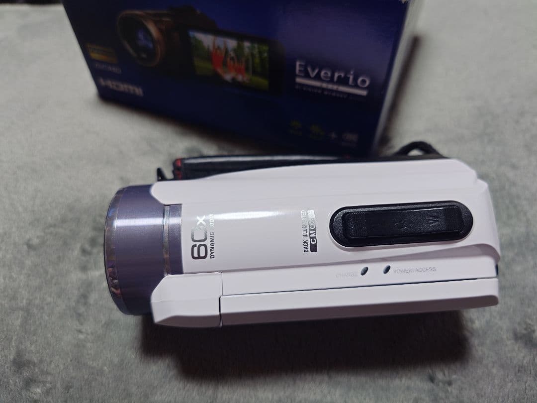 JVC Everio GZ-F117-w ビデオカメラ 本体