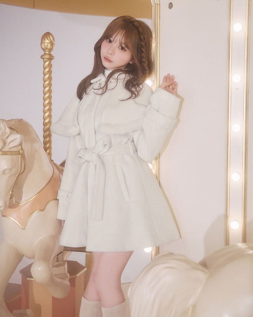 ミシェルマカロン ファー付きケープフレアコート michellMacaron